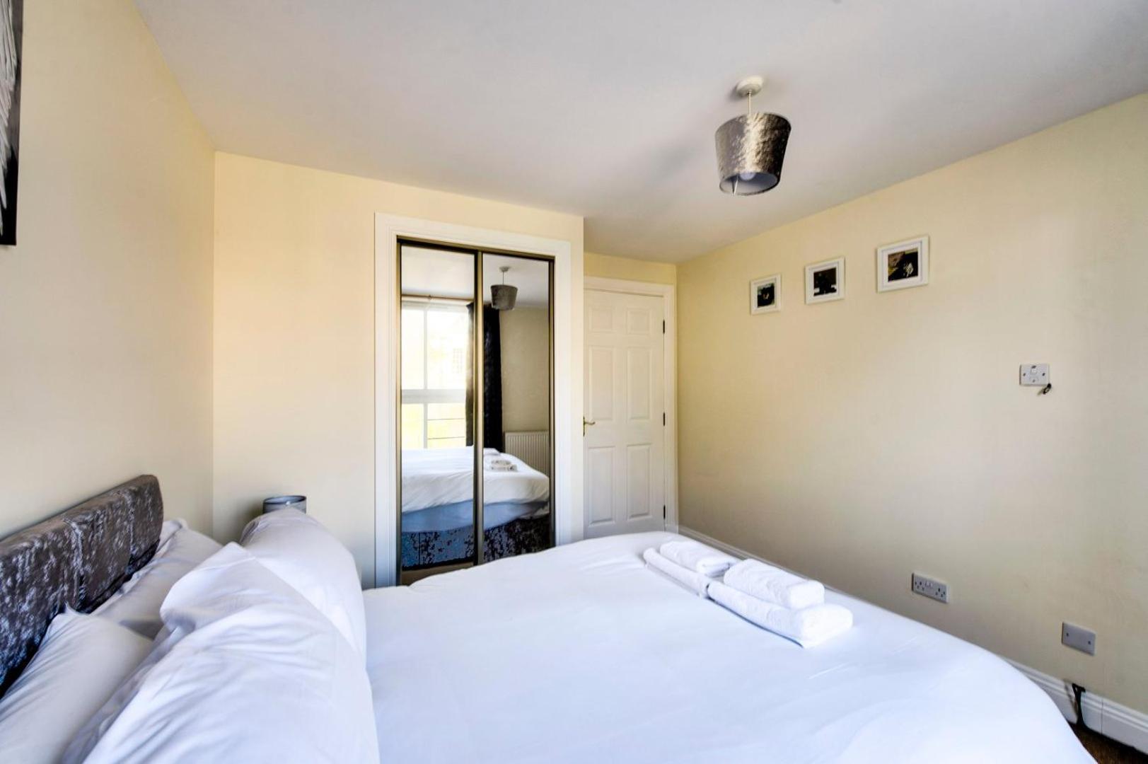 Guestready - Nice 3Bdr Apart W/ Private Parking エディンバラ エクステリア 写真